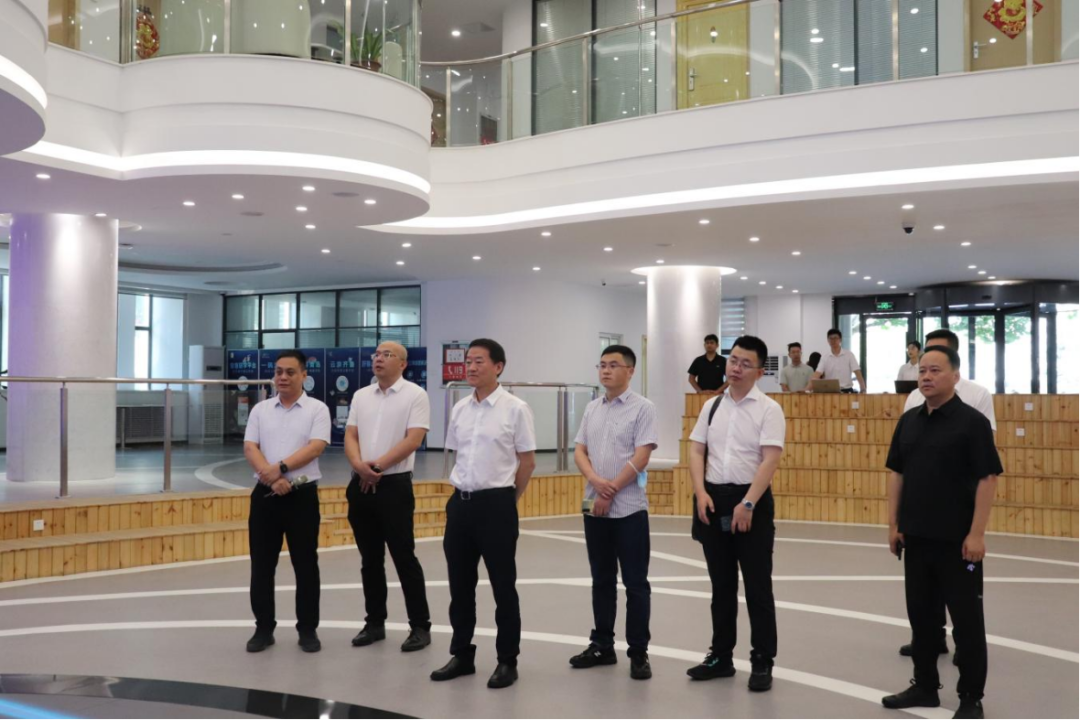 省龙8集团：“四个导向” 推动调查研究提质增效